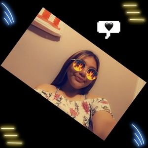 Meet your Posher, Lucy